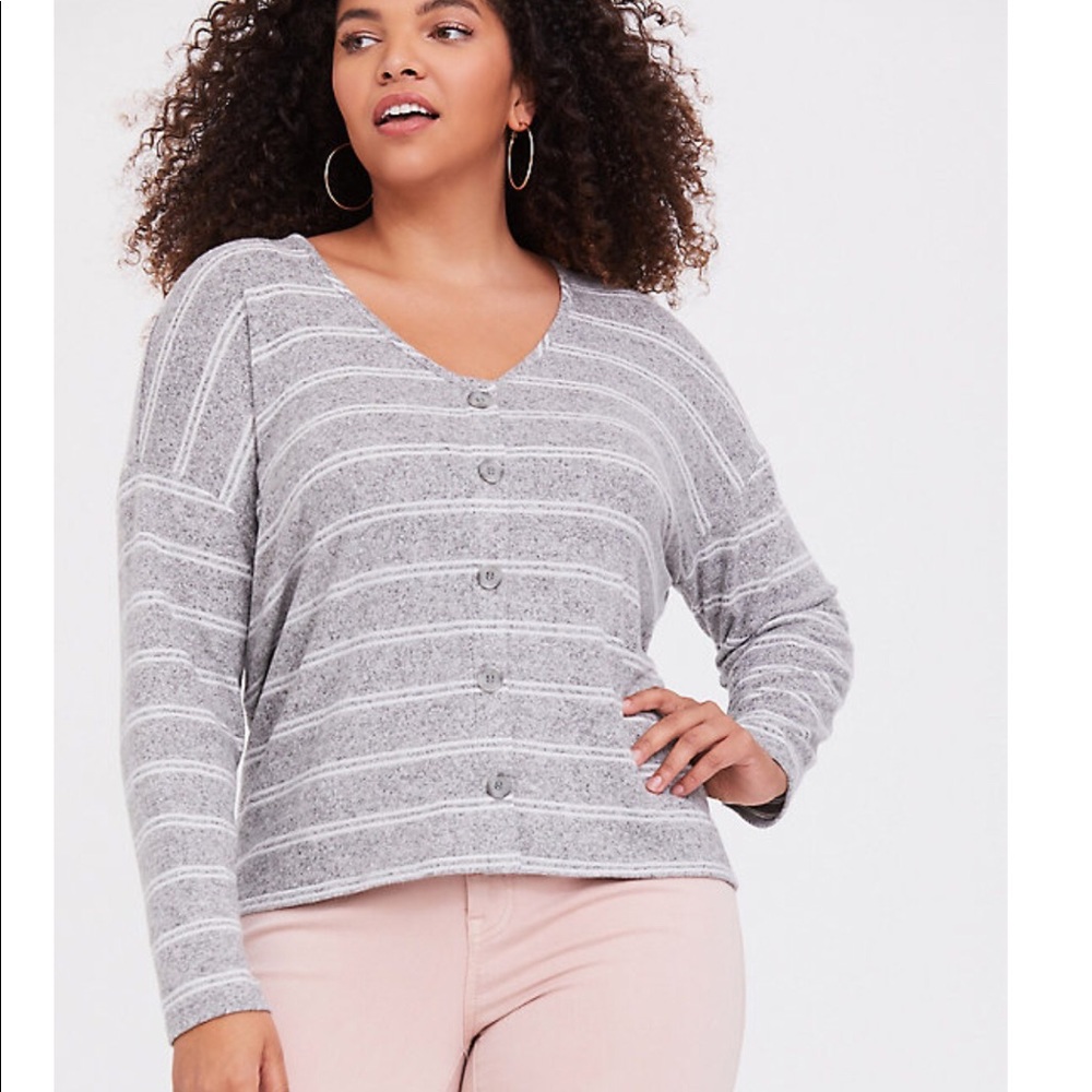 GREY & WHITE STRIPE BUTTON FRONT HACCI TOP